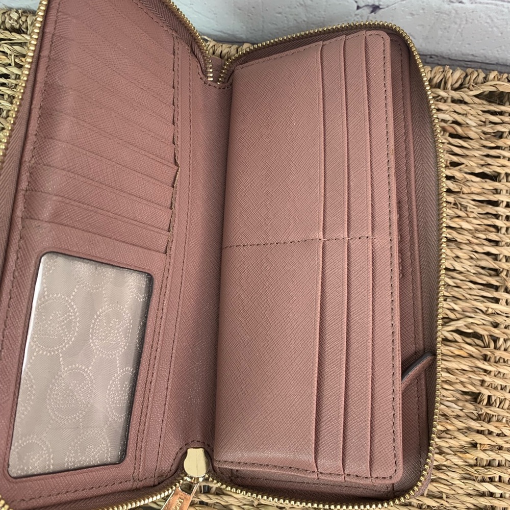 MICHAEL Michael Kors Rose Wallet - Picture 3 of 5